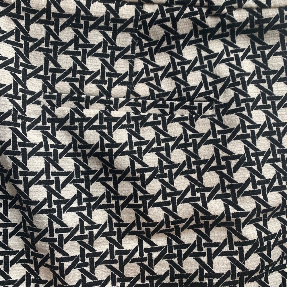 NWT Ann Taylor Metro Shorts Mid Rise Size 8 - Picture 3 of 3